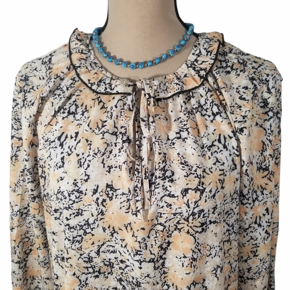 Made with Love Pattern Long Sleeves Ruffled Dress. L - Picture 3 of 10